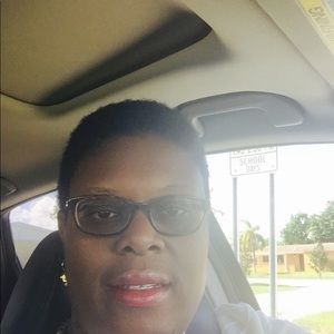 Meet your Posher, Stacy-anne